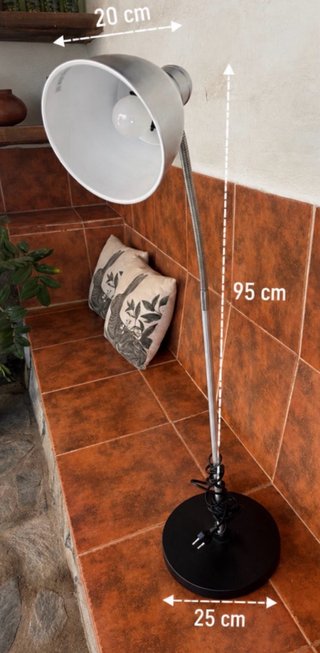 Lámpara de pie moderna metal y extensible