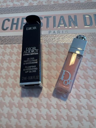 Borsa da toilette rossa Dior con campione omaggio