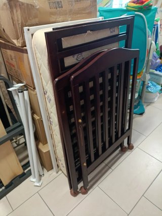 Cuna de bebé plegable con colchón