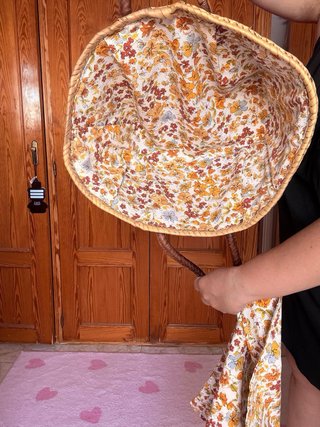 Bolso de paja con asas de cuero
