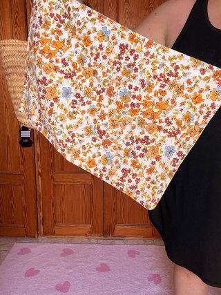 Bolso de paja con asas de cuero