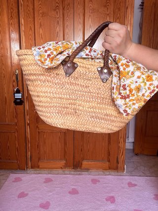 Bolso de paja con asas de cuero