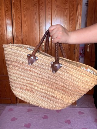 Bolso de paja con asas de cuero