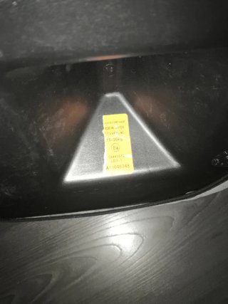 Asiento para niños para el coche homologado.