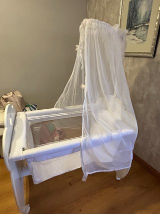 Minicuna blanca con dosel