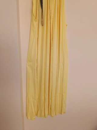 Vestido midi halter amarillo lazo Zara talla M