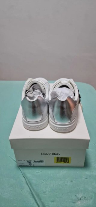 Zapatillas Calvin Klein Blancas y Plateadas