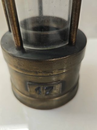 Lámpara de minero antigua