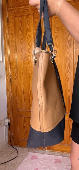 Bolso tote marrón y negro