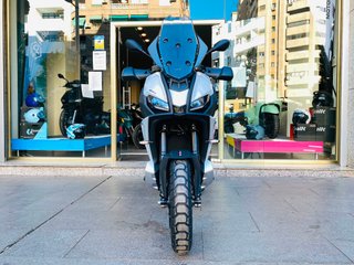 Aprilia SR GT 400