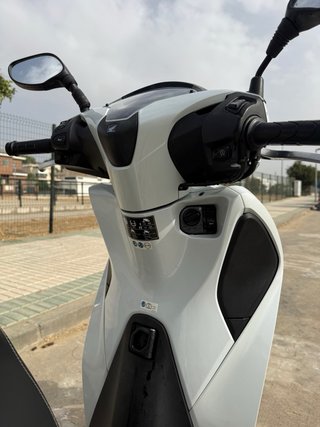 Honda SH 125 Scooter Blanca