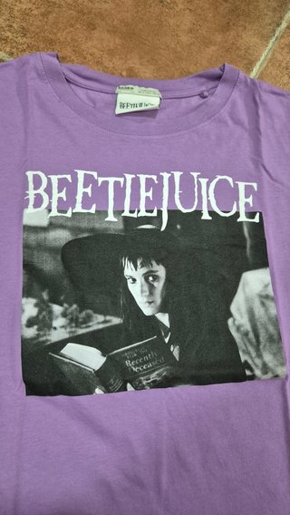 Camiseta Unisex Beetlejuice de Pull&bear.