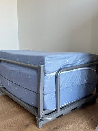 Puf cama gris tela