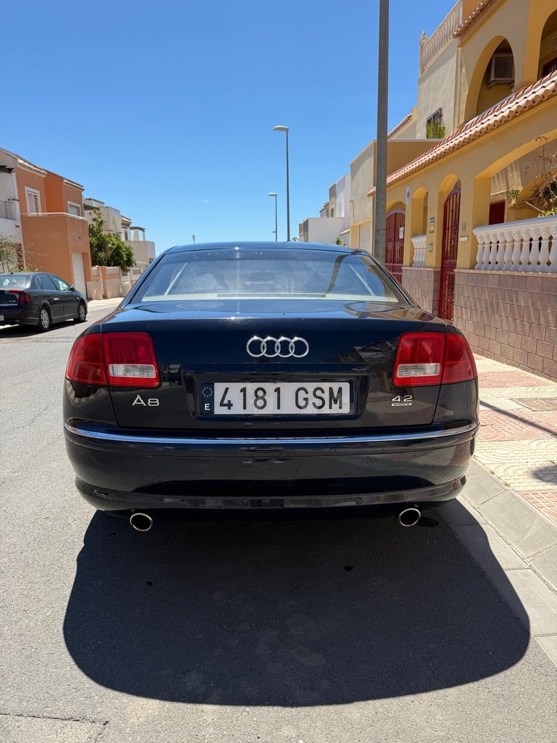 Audi A8 2003 - foto 1