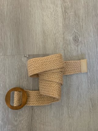 Cinturón de esparto con hebilla de madera
