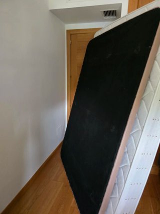 Somier tapizado 135 x 90 (colchón de regalo)