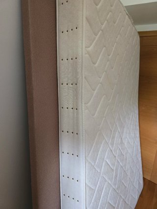 Somier tapizado 135 x 90 (colchón de regalo)