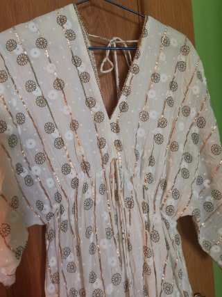 Vestido Boho Ibicenco Blanco y Dorado