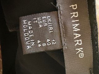 Maglia nera con nodo