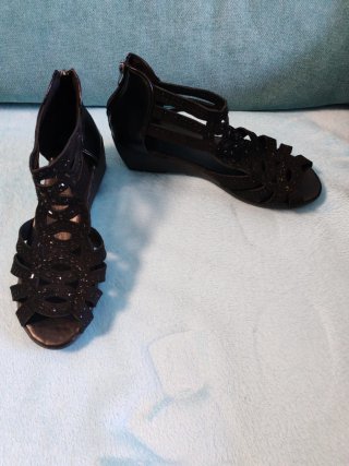 Sandalias negras con brillos