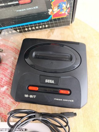 Sega Mega Drive II megadrive caja videoconsola
