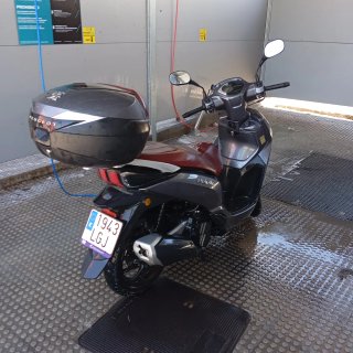 Peugeot Belville Scooter Gris y Marrón