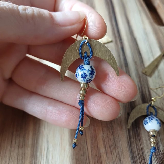 Pendientes bohemios luna dorada