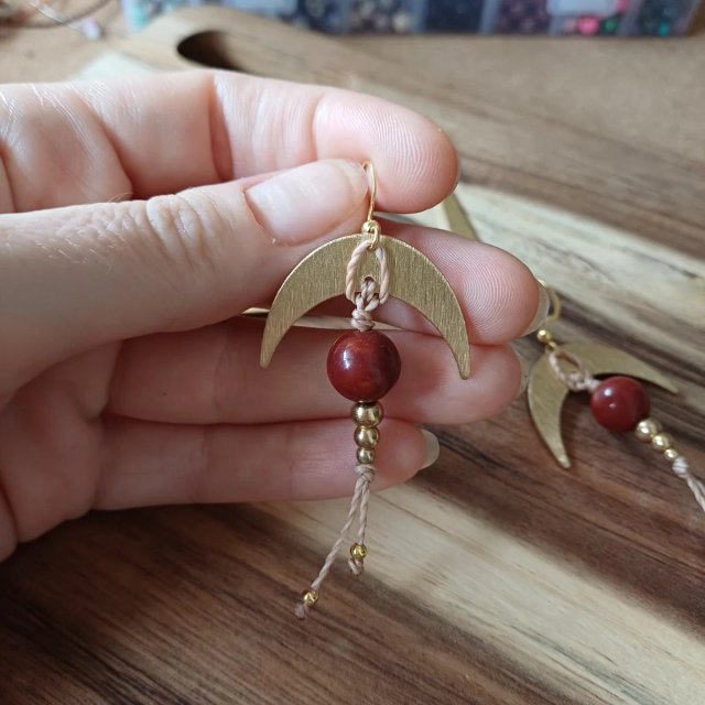 Pendientes bohemios luna dorada