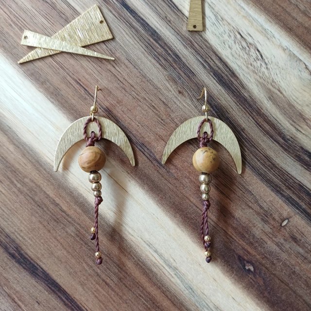 Pendientes bohemios luna dorada