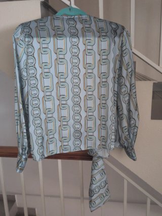 Blusa Zara cruzada estampado cadenas