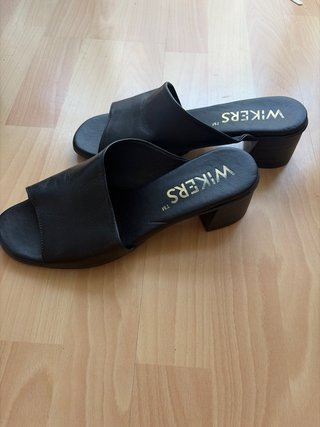 Sandalias WIKERS piel negras tacón talla 40