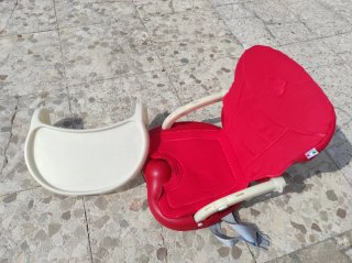 Trona roja y blanca