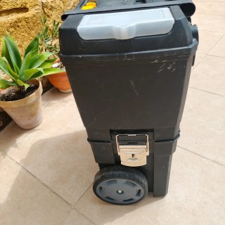 Caja de herramientas Stanley con ruedas