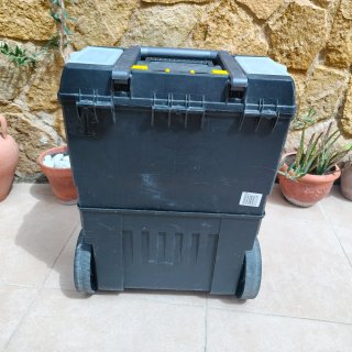 Caja de herramientas Stanley con ruedas