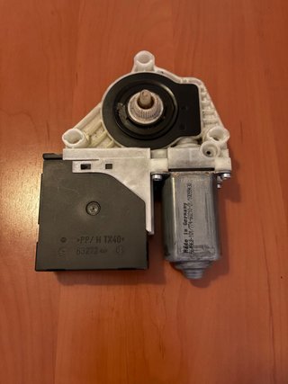 Motor ventanilla izquierda Golf 6. Año 2009
