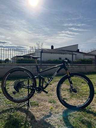 Bicicleta carbono doble Suspensión