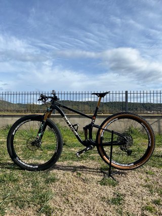 Bicicleta carbono doble Suspensión