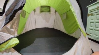 Tienda de campaña para playa verde