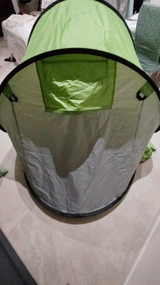 Tienda de campaña para playa verde