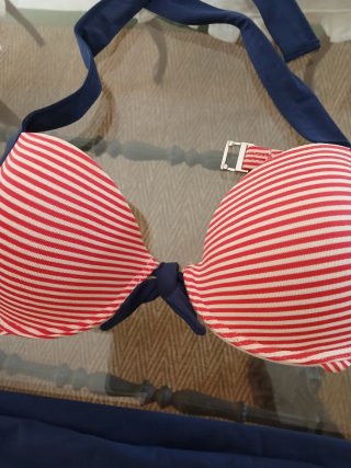 Bikini a rayas rojo y azul sin estrenar