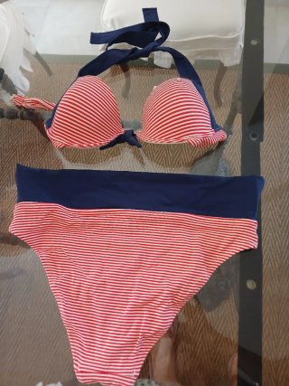 Bikini a rayas rojo y azul sin estrenar