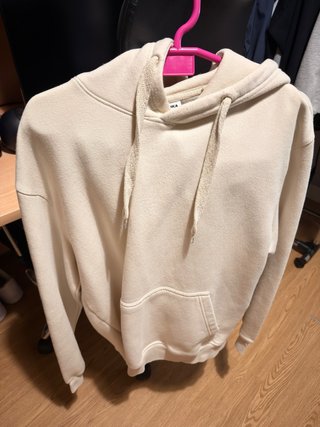 Sudadera beige con capucha