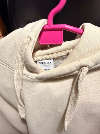 Sudadera beige con capucha
