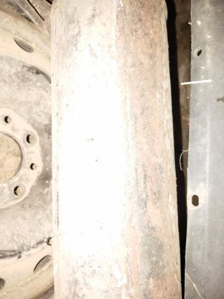 Defensa delantera, llanta y escape c15