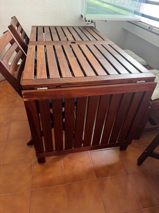 Conjunto mesa, bancos y sillas madera
