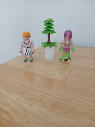Playmobil figuras y planta  Todo 5€