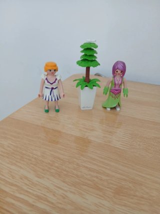 Playmobil figuras y planta  Todo 5€