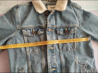 Cazadora vaquera Pull&Bear cuello borreguillo