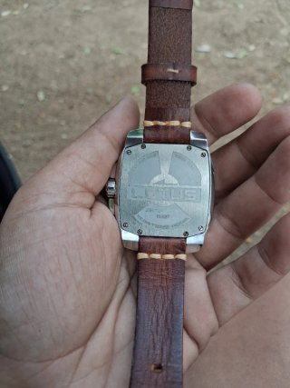 Reloj Lotus Marrón y Plateado