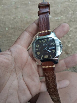 Reloj Lotus Marrón y Plateado